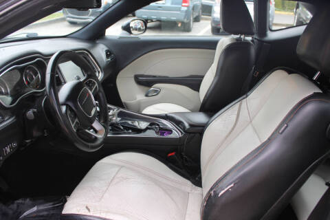 2015 Dodge Challenger SXT Plus