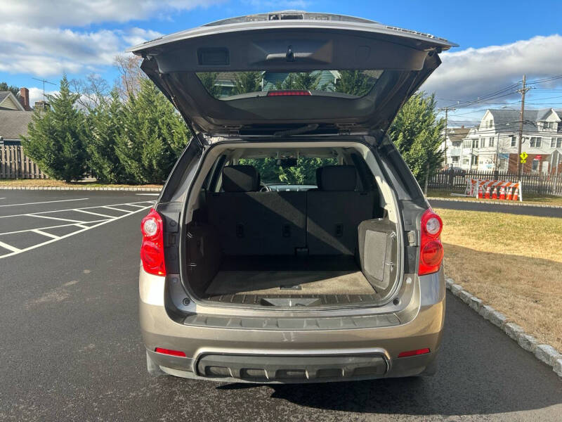 2011 Chevrolet Equinox 1LT photo 17