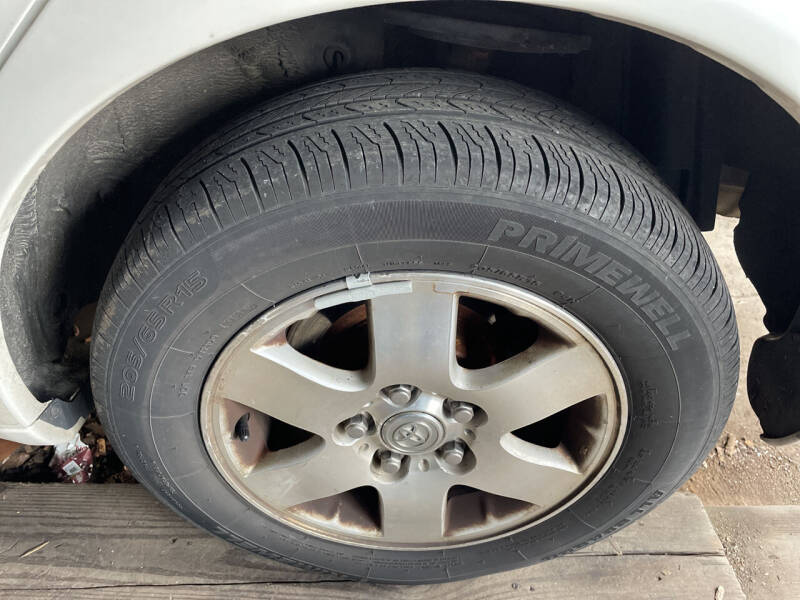 2004 Toyota Avalon XL