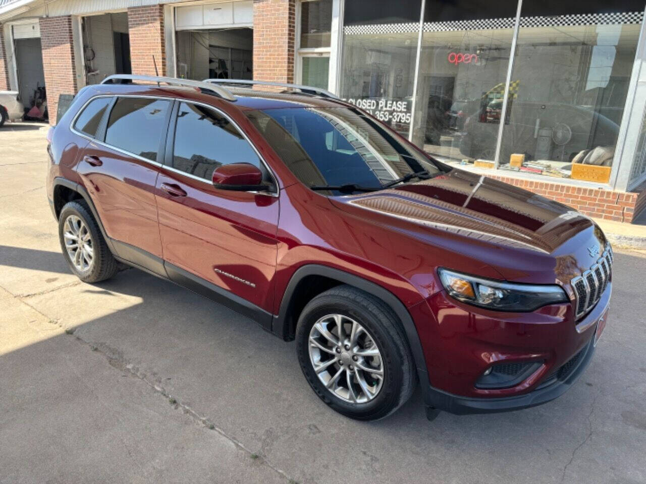 2019 Jeep Cherokee for sale at Kansas Auto Sales in Ulysses, KS