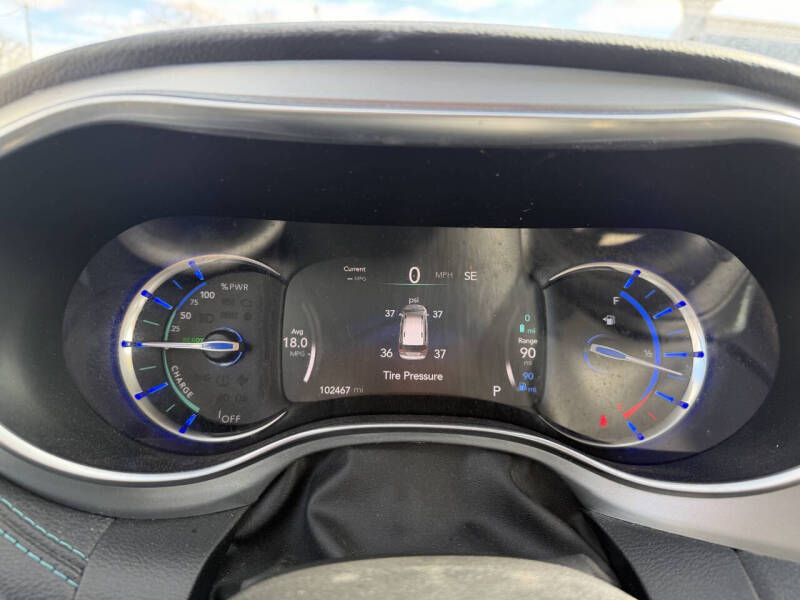 2017 Chrysler Pacifica Hybrid Platinum