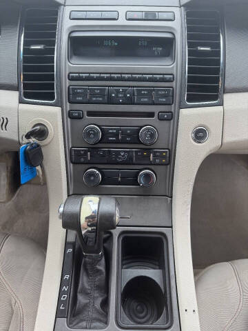 2012 Ford Taurus SE