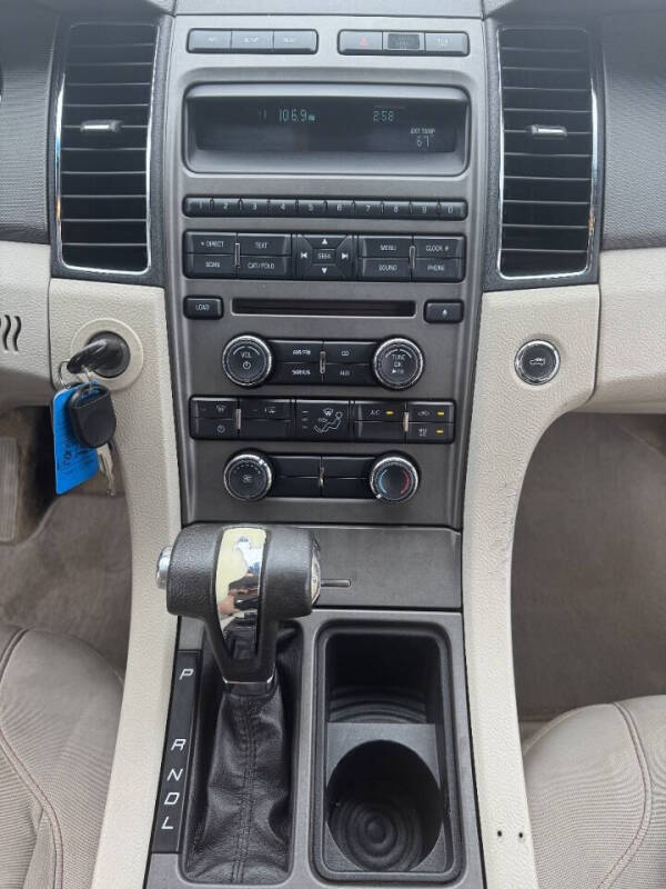 2012 Ford Taurus SE
