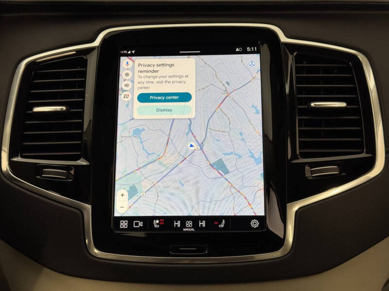 2023 Volvo XC90 Recharge T8 Ultimate Dark Theme