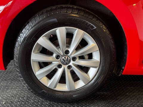 2017 Volkswagen Beetle