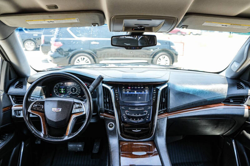 2016 Cadillac Escalade Standard