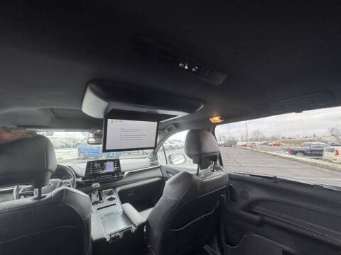 2022 Toyota Sienna XSE 7-Passenger