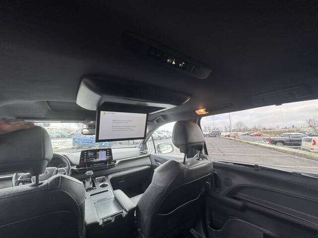 2022 Toyota Sienna XSE 7-Passenger