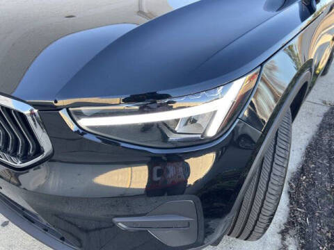 2025 Volvo XC40 B5 Core Bright Theme