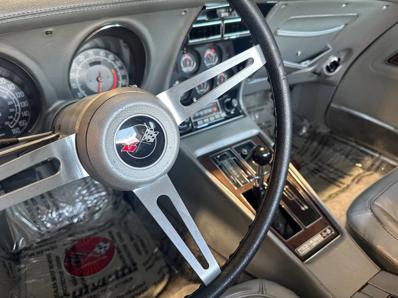 1975 Chevrolet Corvette 15
