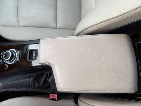 2012 BMW 3 Series 328i