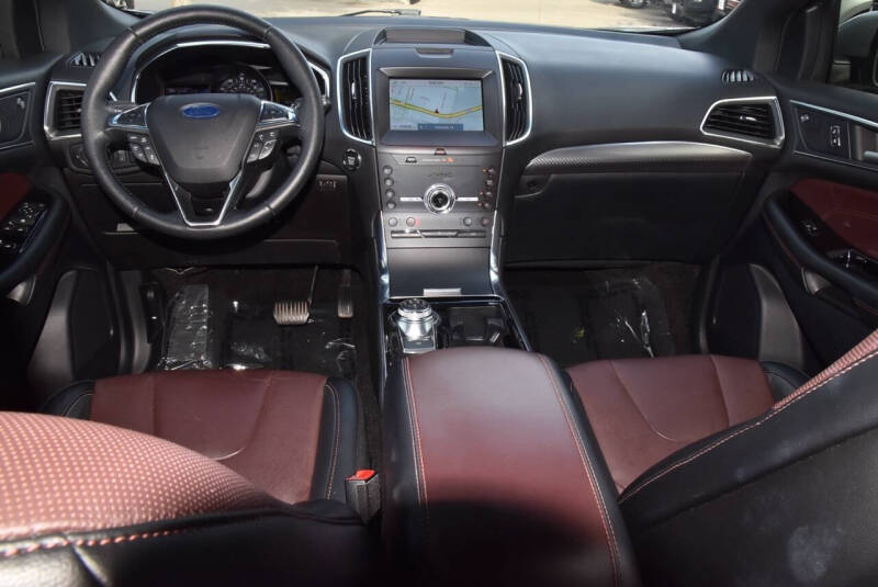 2020 Ford Edge Titanium