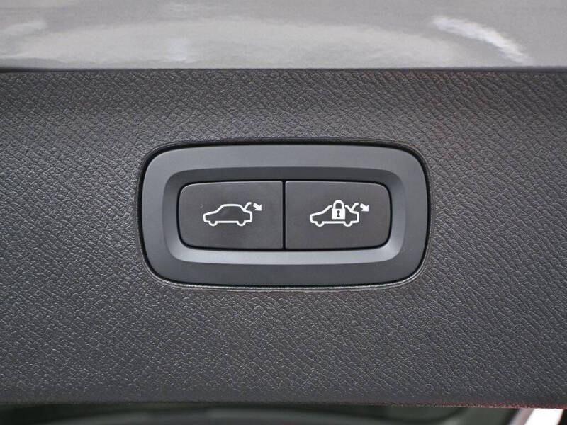 2024 Volvo XC90 B5 Plus Bright Theme