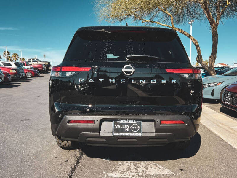 2025 Nissan Pathfinder S