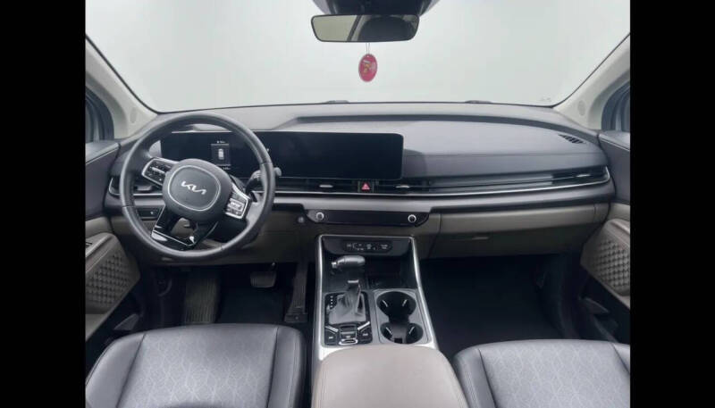 2025 Kia Carnival EX