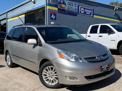 2008 Toyota Sienna for sale at Universal Auto Center in Houston TX