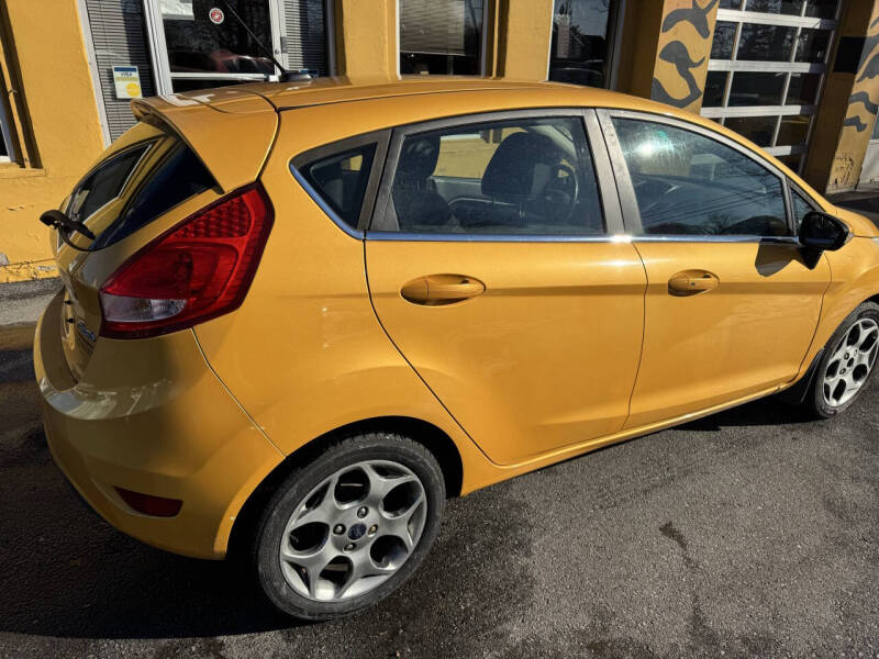2011 Ford Fiesta SES