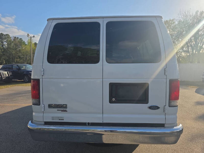 2006 Ford E-Series E-350 SD XLT