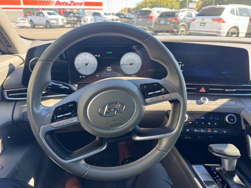 2023 Hyundai Elantra SEL