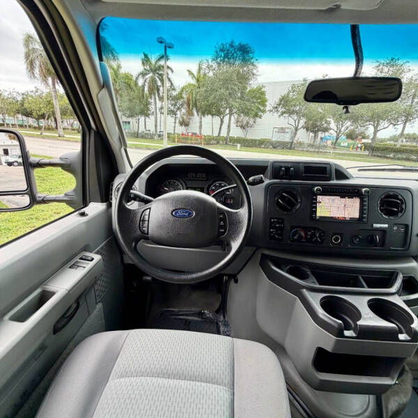 2011 Ford E-350