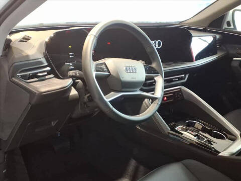 2025 Audi Q5 quattro Premium TFSI