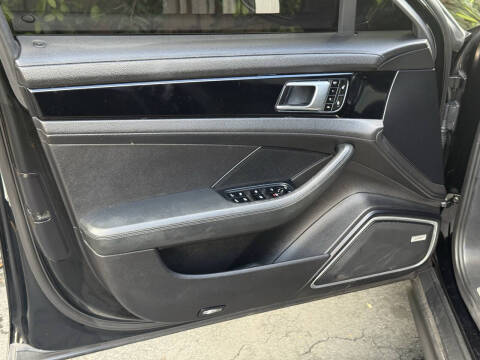 2017 Porsche Panamera 4S