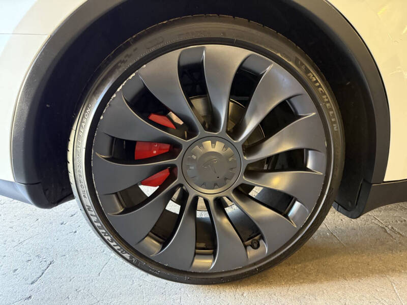 2023 Tesla Model Y Performance