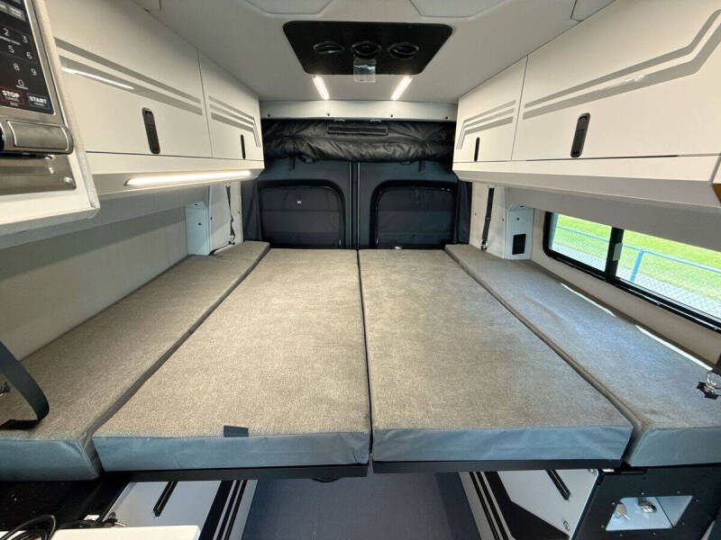2025 Mercedes-Benz Sprinter