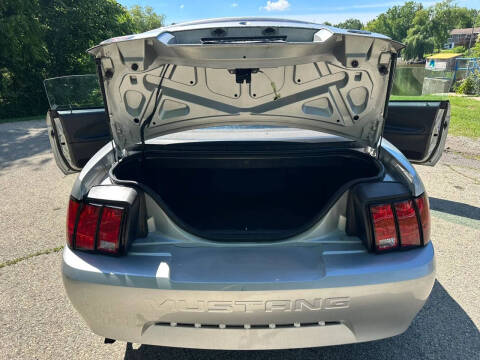2000 Ford Mustang