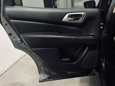 2019 Nissan Pathfinder SL