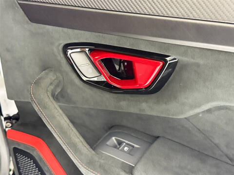 2023 Lamborghini Urus Performante