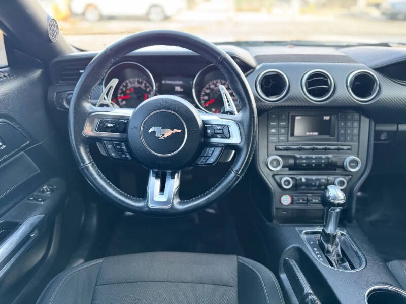 2016 Ford Mustang V6