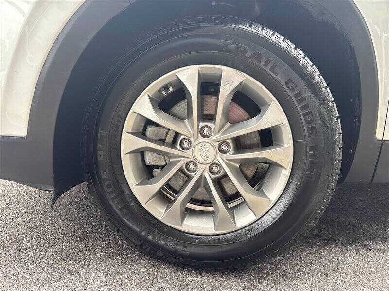 2019 Hyundai Santa Fe SE 2.4L