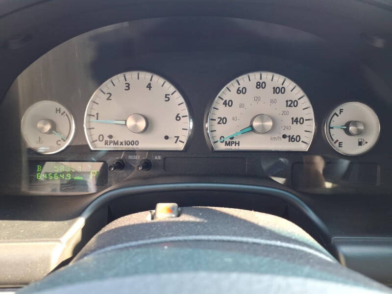 2004 Ford Thunderbird Deluxe