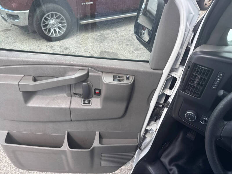 2023 GMC Savana 2500