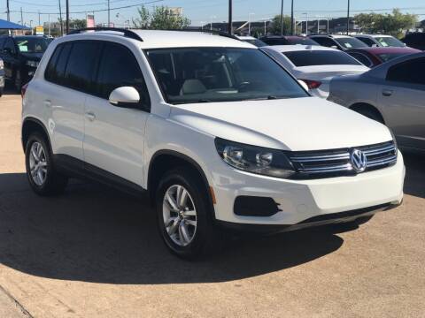 2016 Volkswagen Tiguan for sale at Discount Auto Company in Houston TX