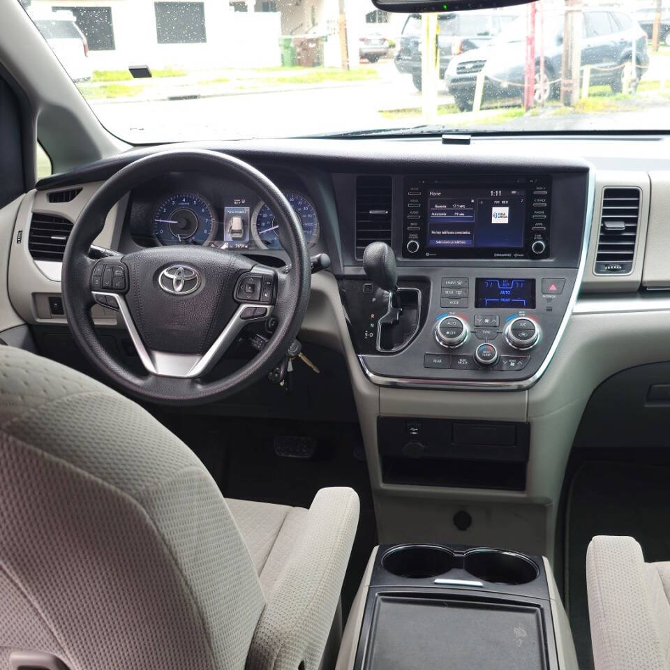 2018 Toyota Sienna for sale at SouthMotor Miami in Hialeah, FL