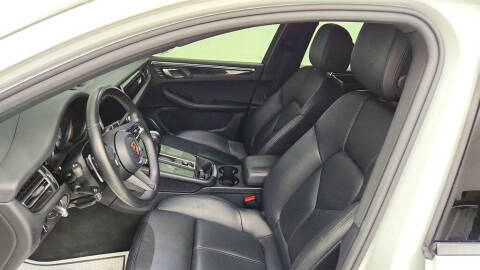 2023 Porsche Macan S