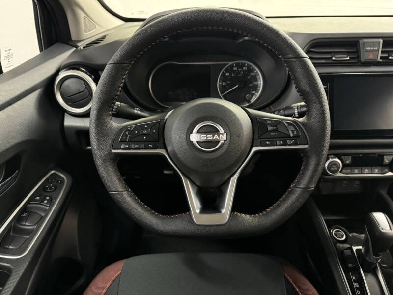 2025 Nissan Versa SR