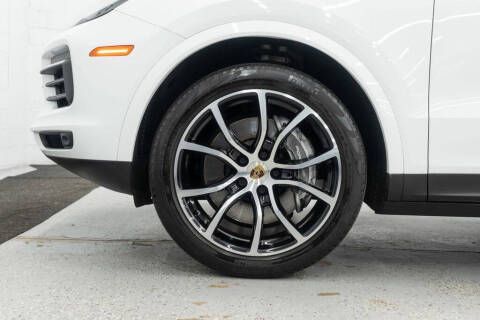 2023 Porsche Cayenne Coupe Platinum Edition