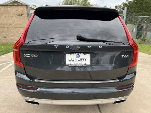 2017 Volvo XC90 T6 Momentum