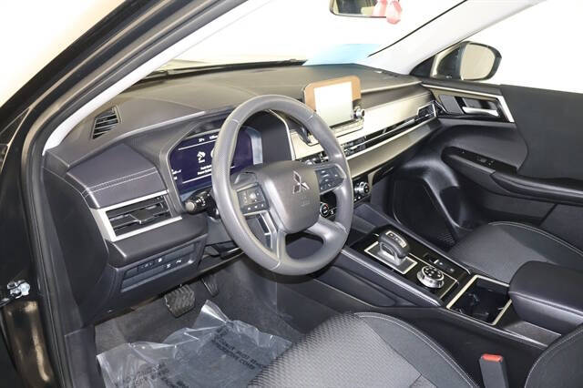 2025 Mitsubishi Outlander PHEV ES