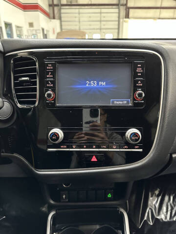 2020 Mitsubishi Outlander ES