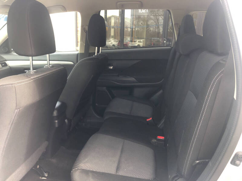 2018 Mitsubishi Outlander ES