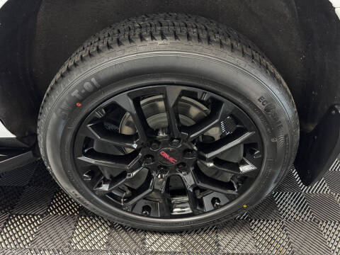 2023 GMC Yukon XL SLE