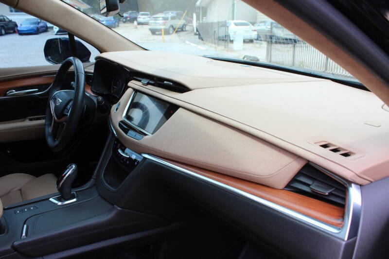 2017 Cadillac XT5 Platinum