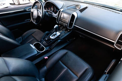 2014 Porsche Cayenne Platinum