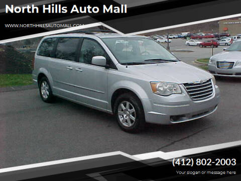 2009 Chrysler Town and Country for sale at North Hills Auto Mall in Pittsburgh PA