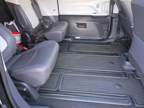2022 Toyota Sienna XSE 7-Passenger