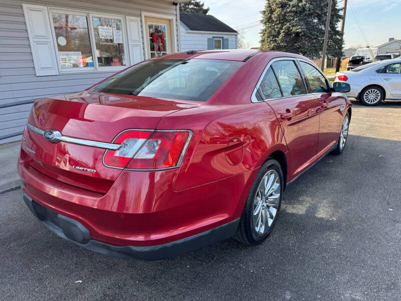 2011 Ford Taurus Limited photo 15